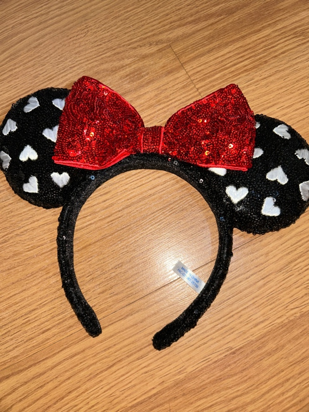 NWOT Tokyo Disney Embroidered Heart Sequin Mickey Minnie Mouse Ears Headband